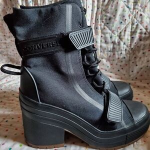 Converse Chuck Taylor All Star boots size 6.5 women's.